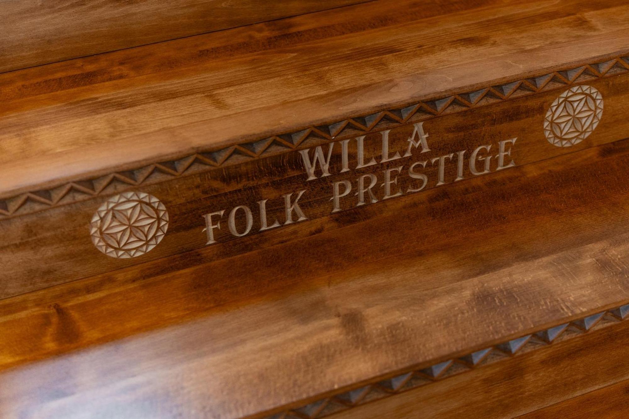 Folk Prestige *